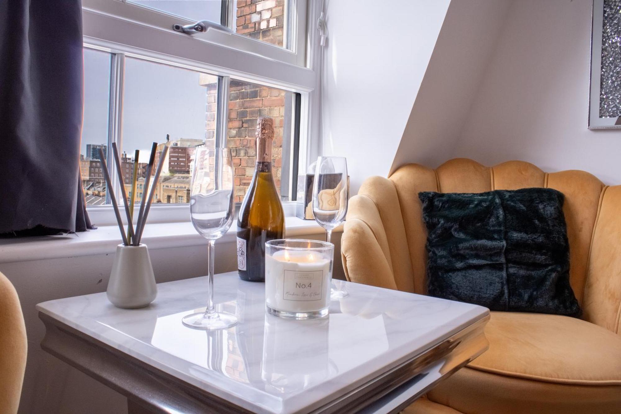 Luxurious 1-Bedroom Penthouse In Marble Arch 71 London Luaran gambar